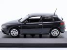 Alfa Romeo 147 Byggeår 2005 sort metallisk 1:43 Minichamps