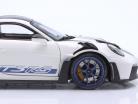 Porsche 911 (992) GT3 RS 魏斯阿赫封装 2022 白色的 / 蓝色 轮圈 1:18 Minichamps