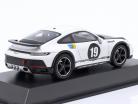 Porsche 911 (992) Dakar #19 Año de construcción 2023 blanco / negro 1:43 Spark