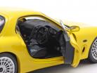 Mazda RX-7 Type RS (FD35) Año de construcción 1994 amarillo 1:18 Solido