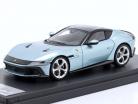 Ferrari 12 Cilindri ano de construção 2024 azul claro metálico 1:43 LookSmart