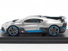 Bugatti Divo Baujahr 2018 silber / carbon / blau 1:43 LookSmart