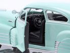 Chevrolet Fleetline Aerosedan Baujahr 1948 hellgrün 1:24 Maisto