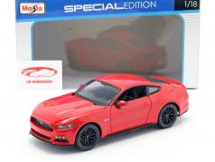 Ford Mustang Bouwjaar 2015 rood 1:18 Maisto