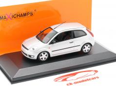 Ford Fiesta Année de construction 2002 argent 1:43 Minichamps