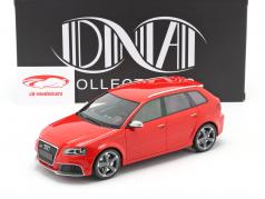 Audi RS 3 Byggeår 2011 rød / grå fælge 1:18 DNA Collectibles