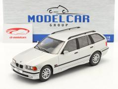 BMW 3er serie (E36) Touring Bouwjaar 1995 zilver 1:18 ModelCar Group