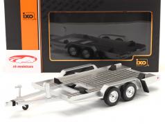 Auto-Anhänger silber 1:18 Ixo