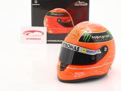Schumacher Mercedes GP W03 Race carga Sao Paulo Formula 1 2012 1:02 casco Schuberth