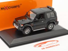 Mitsubishi Pajero Bouwjaar 1991 zwart 1:43 Minichamps