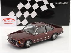 BMW 635 CSi Bouwjaar 1982 donkerrood metalen 1:18 Minichamps
