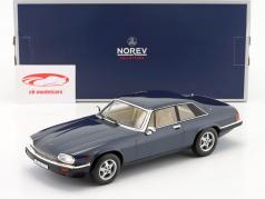 Jaguar XJ-S H.E. coupé Byggeår 1982 mørkeblå metallisk 1:18 Norev