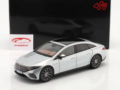 Mercedes-Benz EQS 建設年 2021 ハイテクシルバー 1:18 NZG