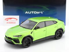 Lamborghini Urus year 2018 selvans green 1:18 AutoArt