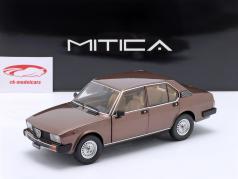 Alfa Romeo Alfetta Berlina 2000 TD Anno di costruzione 1979 marrone metallico 1:18 Mitica