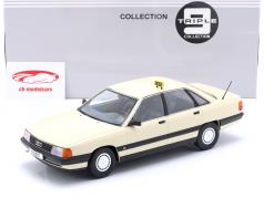 Audi 100 C3 taxa Byggeår 1989 elfenben 1:18 Triple9