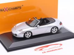 Porsche 911 4S Cabriolet Baujahr 2003 silber 1:43 Minichamps