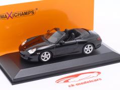 Porsche 911 4S cabriolet Bouwjaar 2003 zwart 1:43 Minichamps