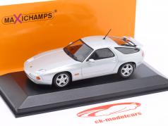 Porsche 928 GTS Baujahr 1991 silber metallic 1:43 Minichamps 