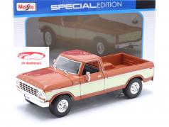 Ford F150 Pick-Up Año de construcción 1979 marrón metálico / crema blanco 1:18 Maisto
