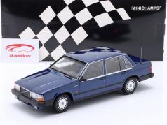 Volvo 740 GL Byggeår 1986 mørkeblå metallisk 1:18 Minichamps