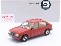 Opel Kadett D Bouwjaar 1984 rood 1:18 Triple9