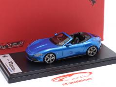 Ferrari Roma Spider Baujahr 2023 blau metallic 1:43 LookSmart