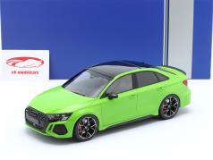 Audi RS3 (8Y) Limousine Byggeår 2022 grøn 1:18 Ixo