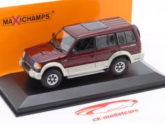 Mitsubishi Pajero LWB Año de construcción 1991 rojo oscuro metálico 1:43 Minichamps