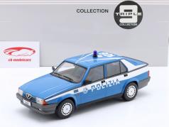 Alfa Romeo 75 politi Byggeår 1991 blå / hvid 1:18 Triple9