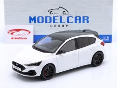 Ford Focus ST Year 2022 white 1:18 ModelCar Group