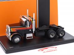Freightliner FLC 120 64 T SZM Año de construcción 1977 negro / decoración 1:43 Ixo