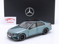Mercedes-Benz E-klasse limousine (W214) Byggeår 2024 verde sølv 1:18 iScale