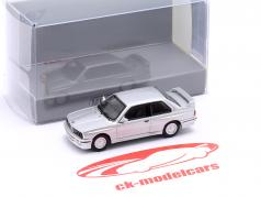 BMW M3 (E30) Baujahr 1986 silber 1:87 Minichamps