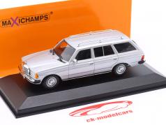 Mercedes-Benz 230TE (S123) 建設年 1982 銀 1:43 Minichamps