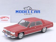 Cadillac Fleetwood Brougham Byggeår 1982 mørkerød metallisk 1:18 ModelCar Group