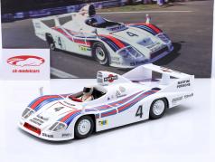 Set: Porsche 936 Martini #4 gagnant 24h LeMans 1977 avec Figurine du conducteur plus blanc casque 1:18 WERK83