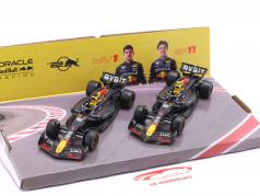 2-Car Set Verstappen #1 & Perez #11 formule 1 wereldkampioen 2024 1:43 Bburago