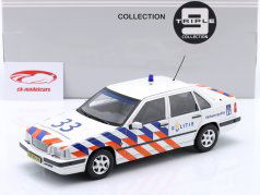 Volvo 850 politi Holland Byggeår 1993 hvid / rødme og blåhed striber 1:18 Triple9