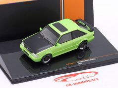 Ford Escort MK IV Ano de construção 1990 verde metálico / preto 1:43 Ixo