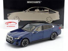 BMW i5 Ano de construção 2023 azul metálico 1:18 Minichamps