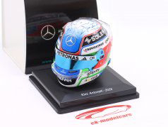 Andrea Kimi Antonelli #12 Mercedes-AMG Petronas F1 Team Formula 1 2025 helmet 1:5 Spark