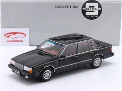 Volvo 760 Turbo Année de construction 1985 noir 1:18 Triple9