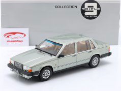 Volvo 760 Turbo Year 1985 light green metallic 1:18 Triple9