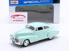 Chevrolet Fleetline Aerosedan Bouwjaar 1948 lichtgroen 1:24 Bburago