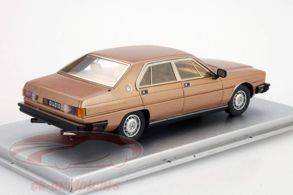 Maserati Quattroporte 4.9 Jaar 1983 longchamp goud 1:43 Kess