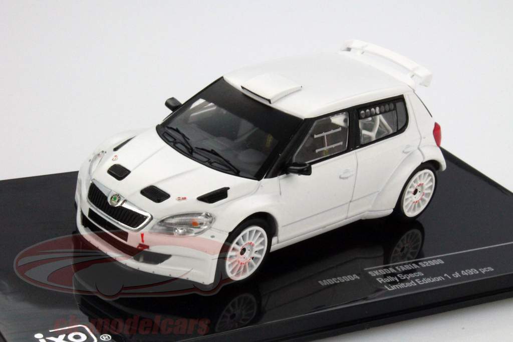 Skoda Fabia S2000 Ралли Спекуляции Равнина Тело Версия белый 1:43 Ixo