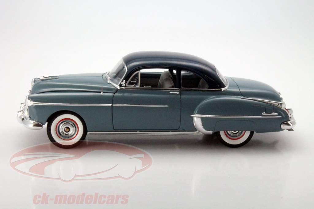 Oldsmobile Rocket 88 Год 1950 синий / темно-синий 1:18 Эртл