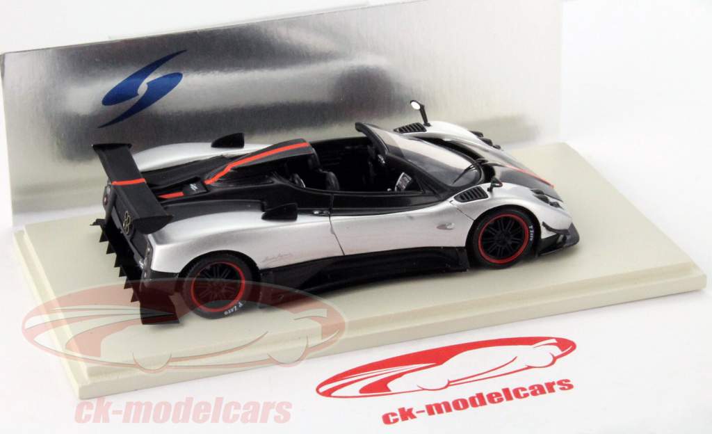 帕加尼 风之子 五乡地 跑车 年 2009 银 / 黑色 1:43 Spark