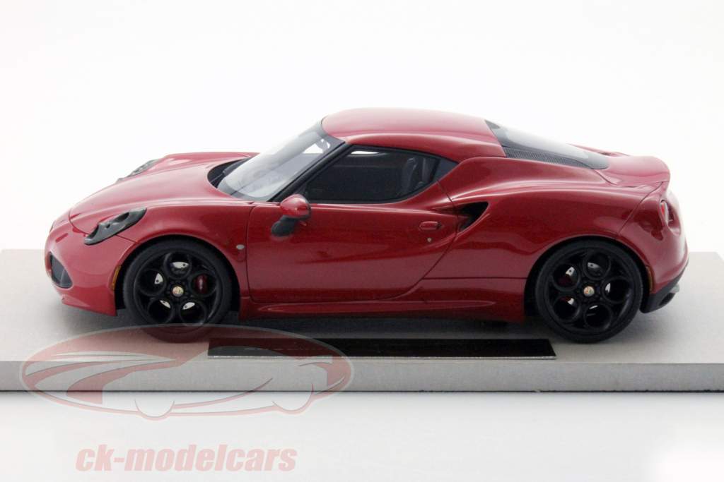 Alfa Romeo 4C Anno 2014 rosso 1:18 TopMarques